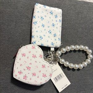 Madden Girl Ditsy Wristlet